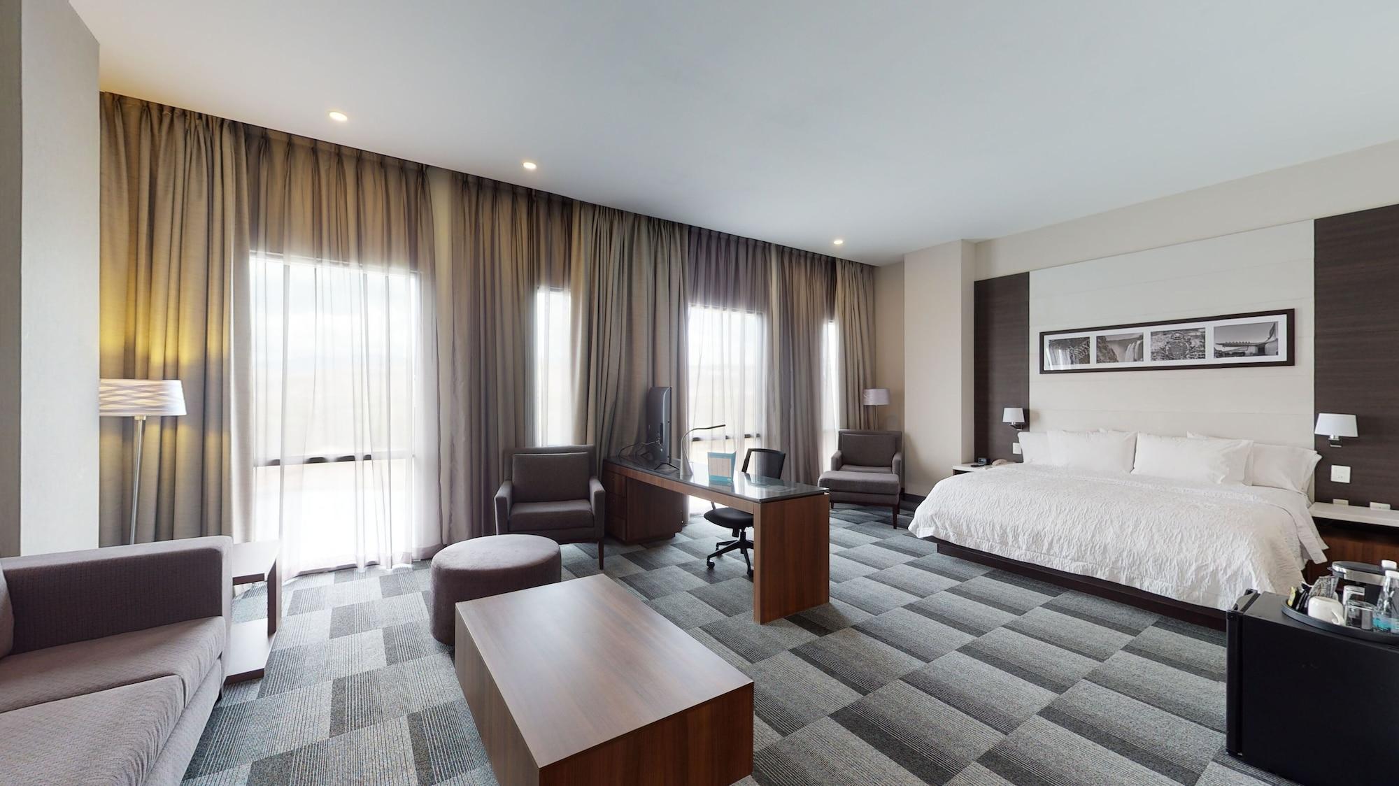 Hampton Inn And Suites San Luis Potosi Slp Esterno foto
