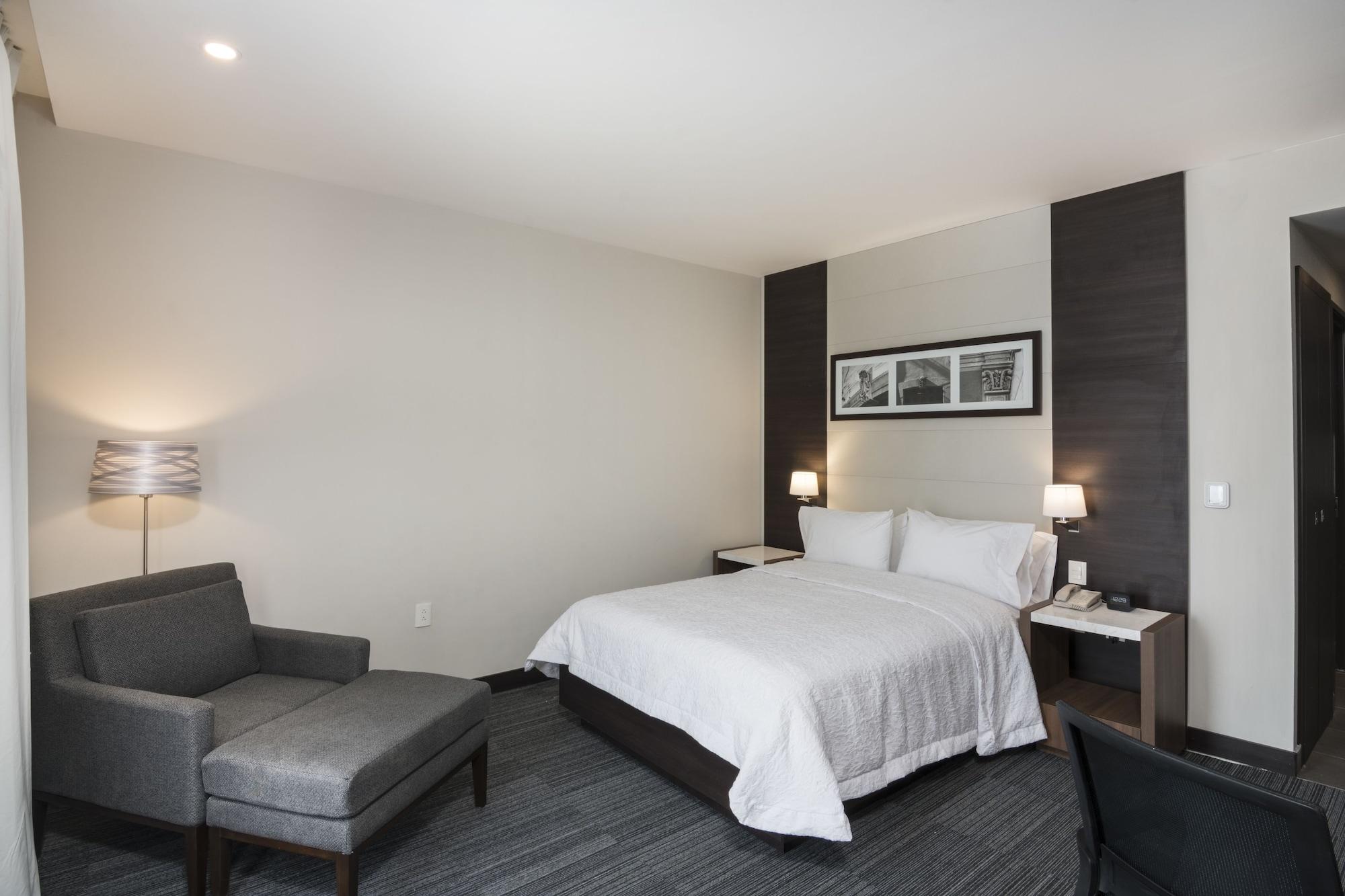 Hampton Inn And Suites San Luis Potosi Slp Esterno foto