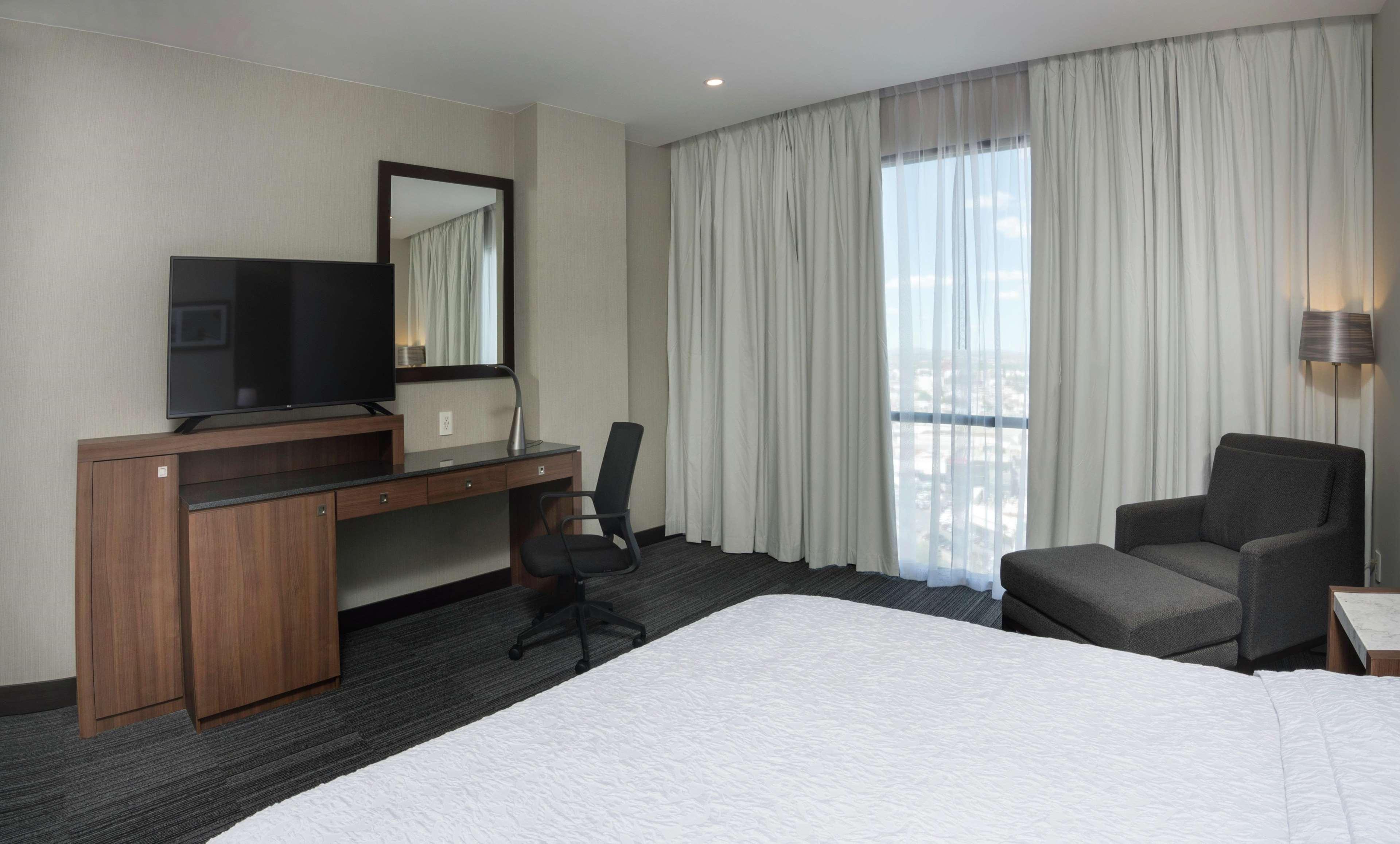 Hampton Inn And Suites San Luis Potosi Slp Esterno foto
