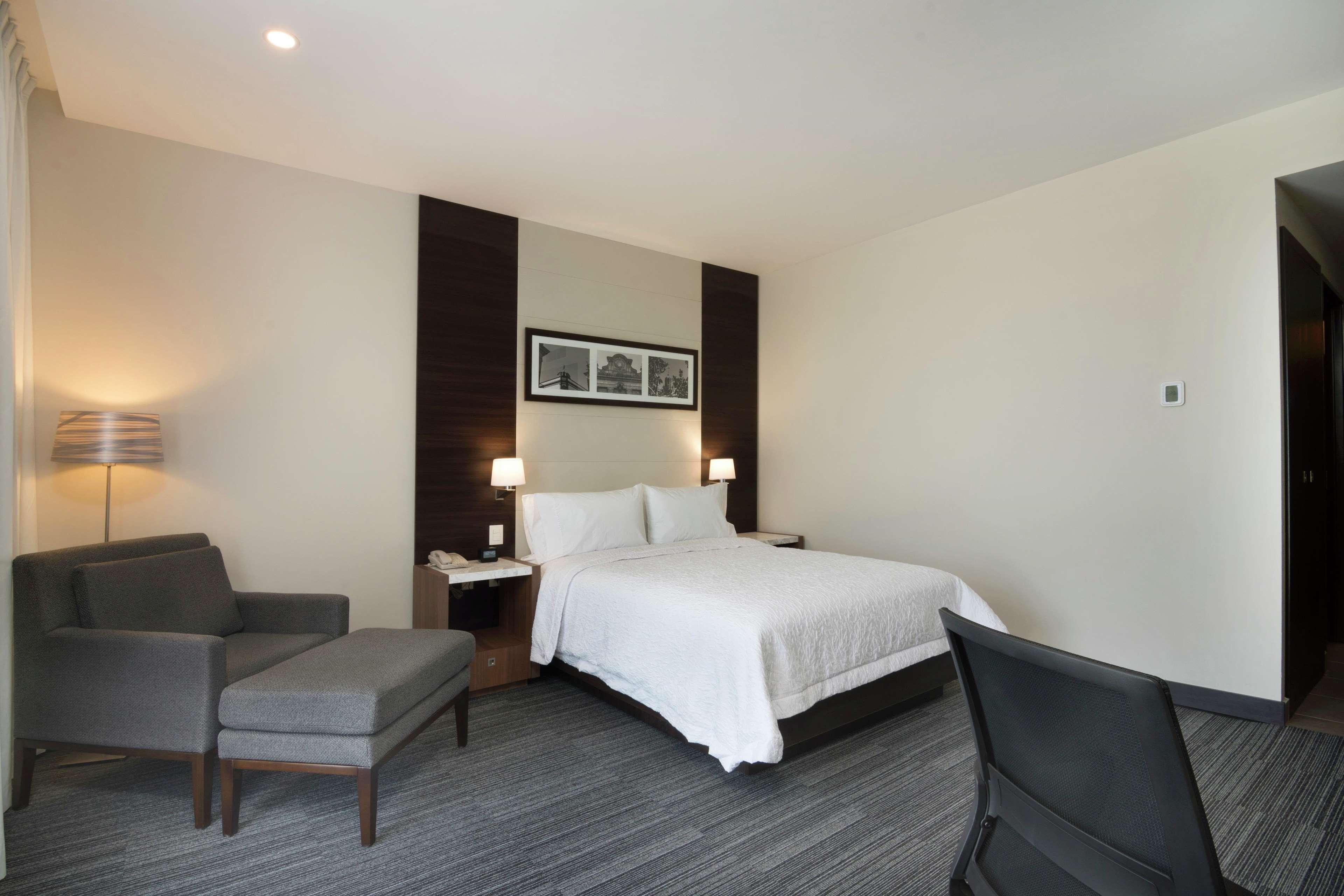 Hampton Inn And Suites San Luis Potosi Slp Esterno foto