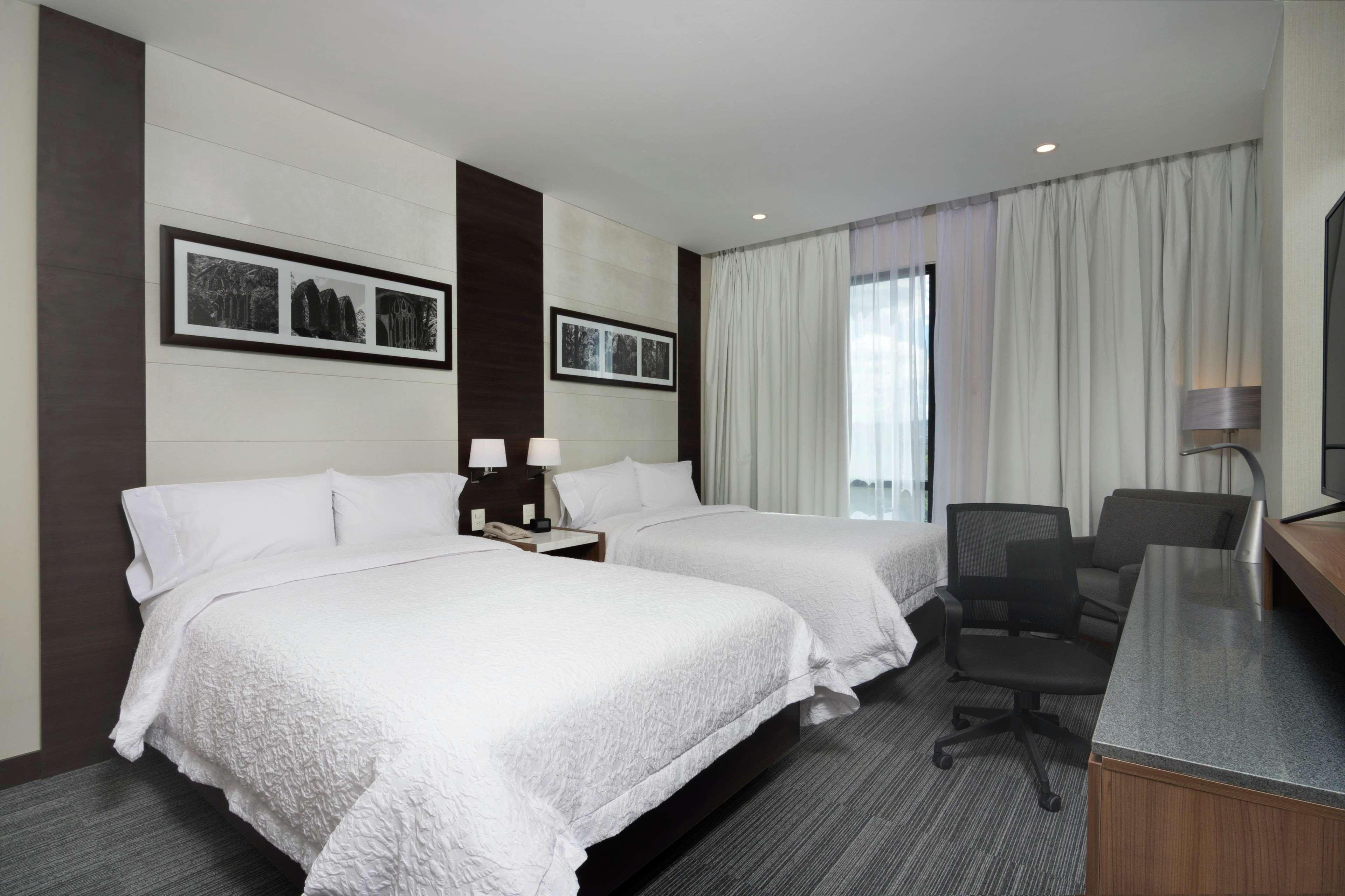 Hampton Inn And Suites San Luis Potosi Slp Esterno foto
