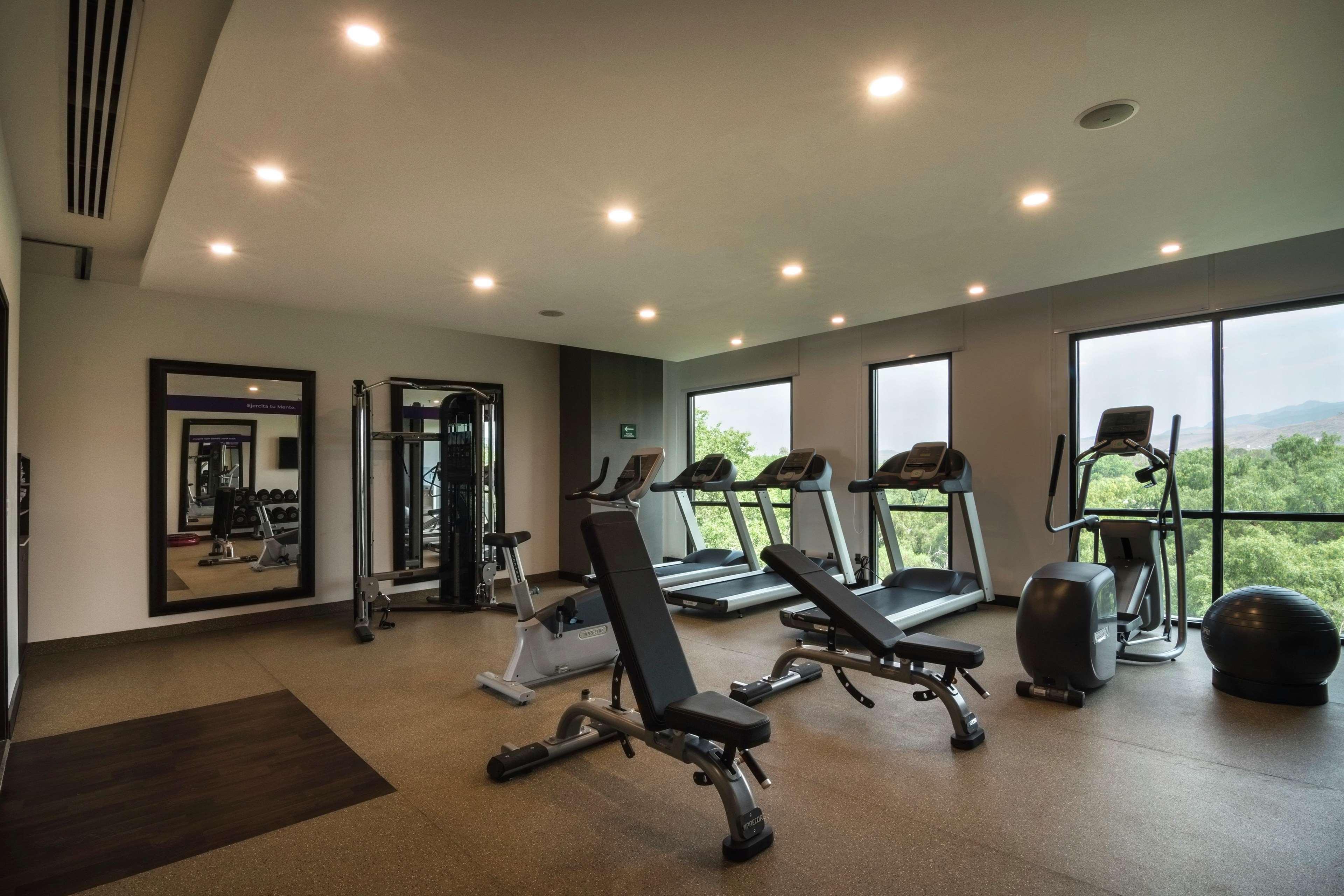 Hampton Inn And Suites San Luis Potosi Slp Esterno foto