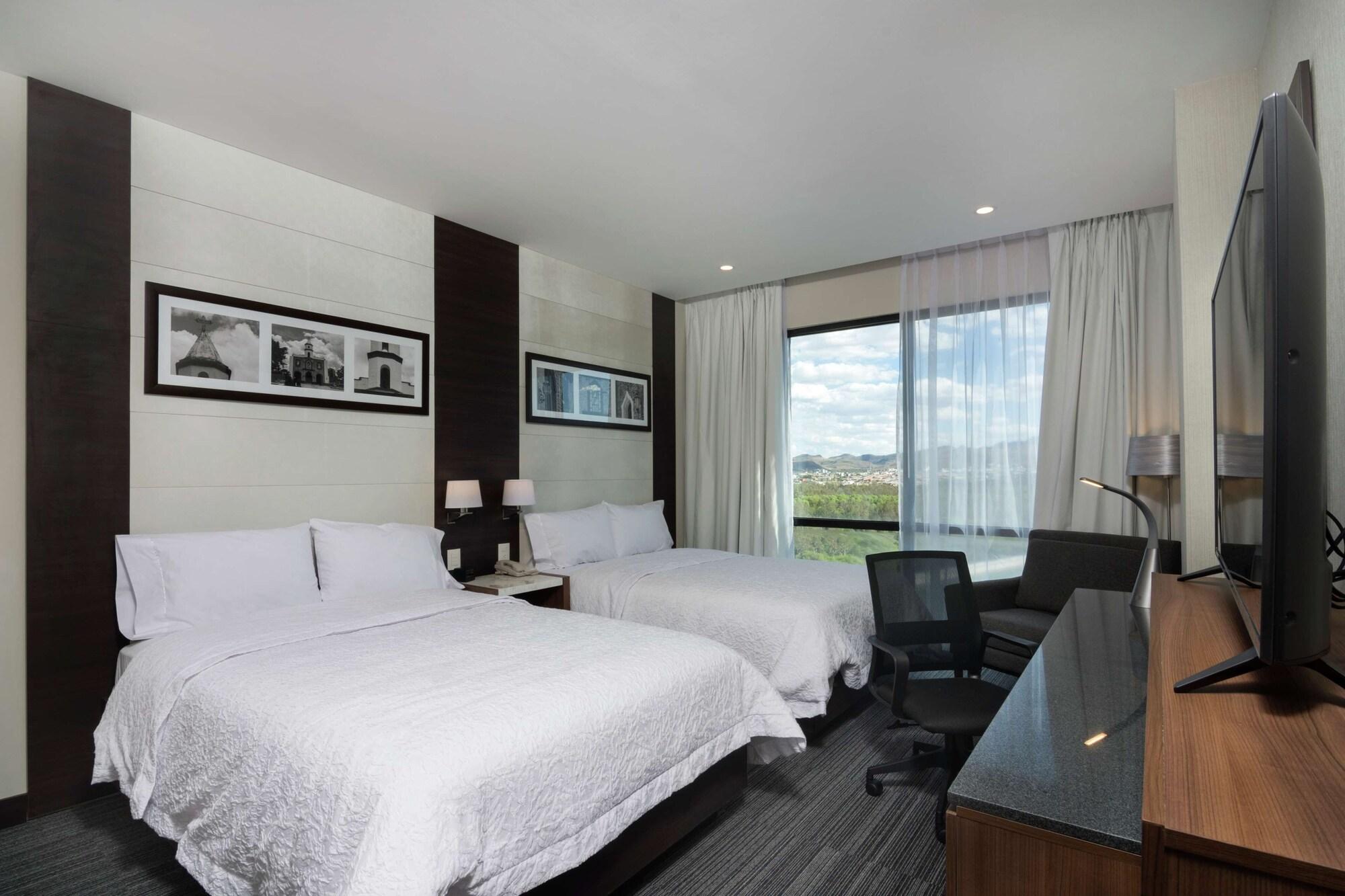 Hampton Inn And Suites San Luis Potosi Slp Esterno foto